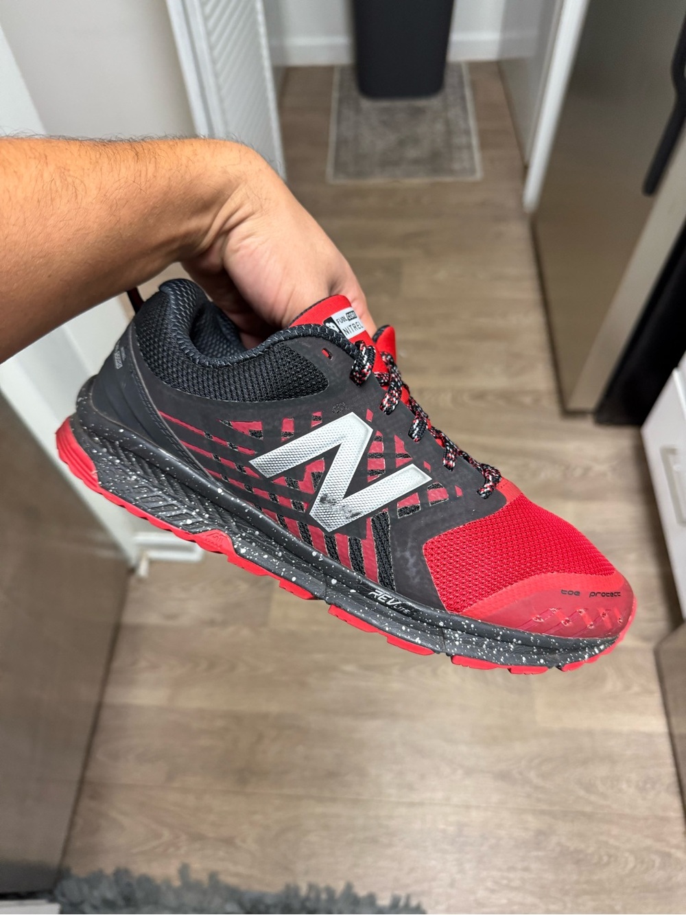New Balance FuelCore Nitrel V1 MTNTRCR1 Black Red Trail Running Men Size 9 Used